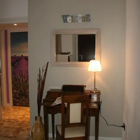 Chez Nous * Milaan